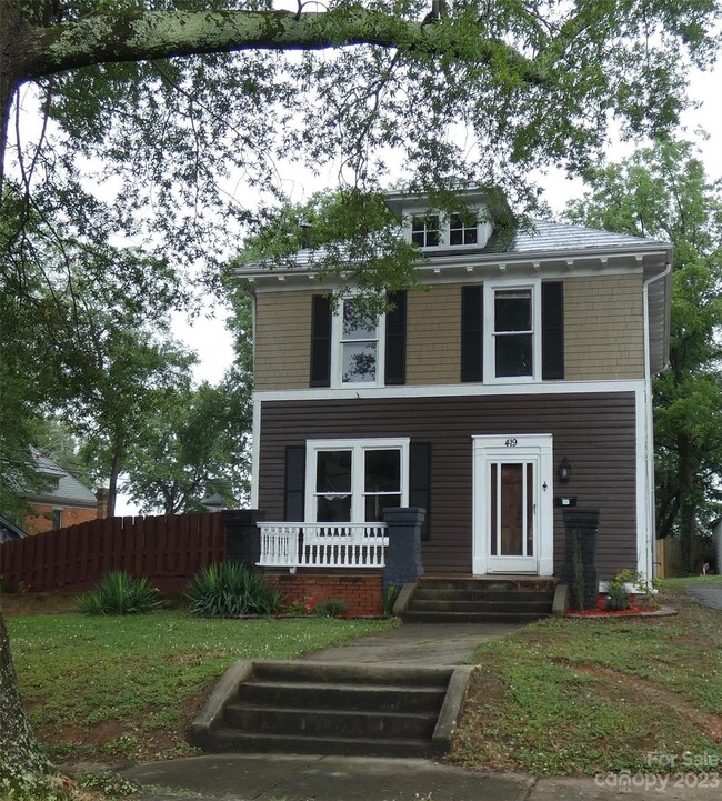 419 Armfield St, Statesville, NC 28677 - photo 2