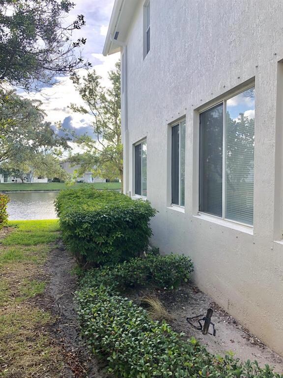 3018 Laurel Ridge Cir, Riviera Beach, FL 33404 - photo 5