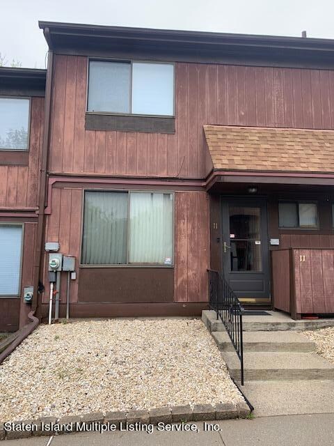 FRONT OF HOUSE