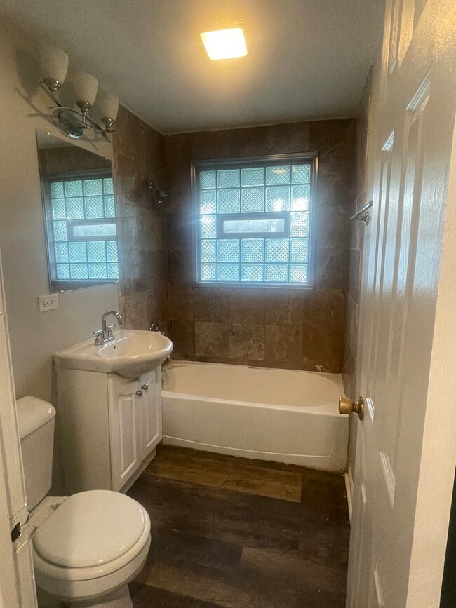 18120 Thomas Ln, Country Club Hills, IL 60478 - photo 7