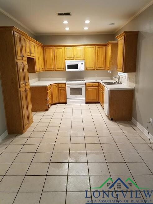 1711 Peach St, Kilgore, TX 75662 - photo 5