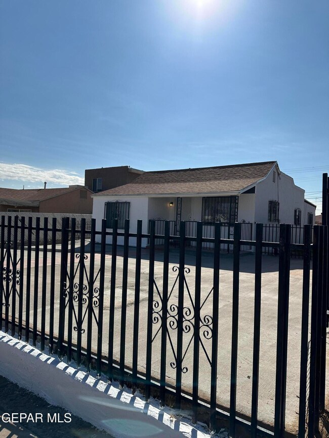 3704 Taylor Ave, El Paso, TX 79930 - photo 4