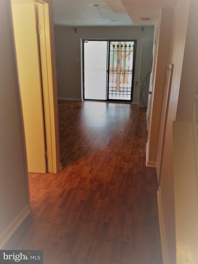 27 W Taylor Run Pkwy, Alexandria, VA 22314 - photo 7