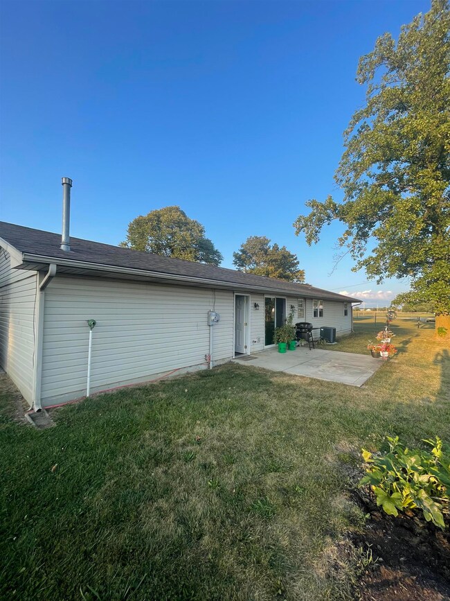 11536 Antwerp Rd, Grabill, IN 46741 - photo 6
