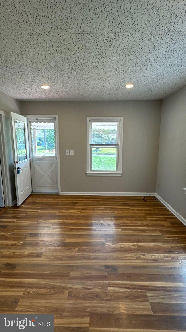 8474 Leishear Rd unit B, Laurel, MD 20723 - photo 5