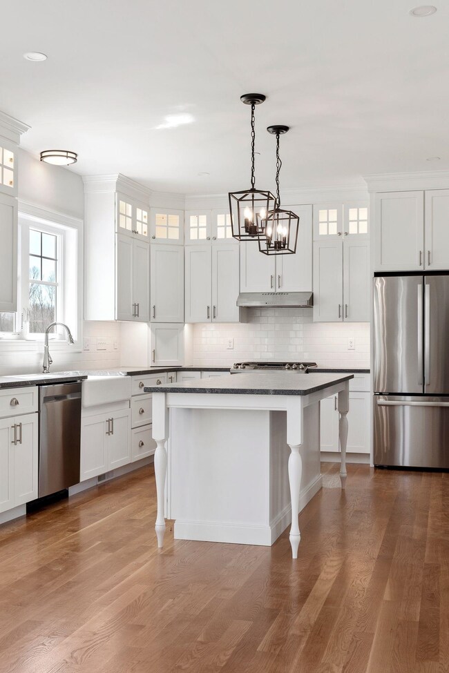 210 Sage Ln unit 27, Portsmouth, NH 03801 - photo 3