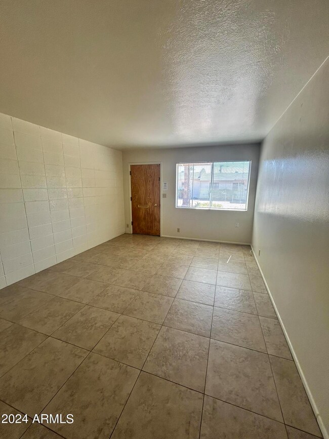 b Living room