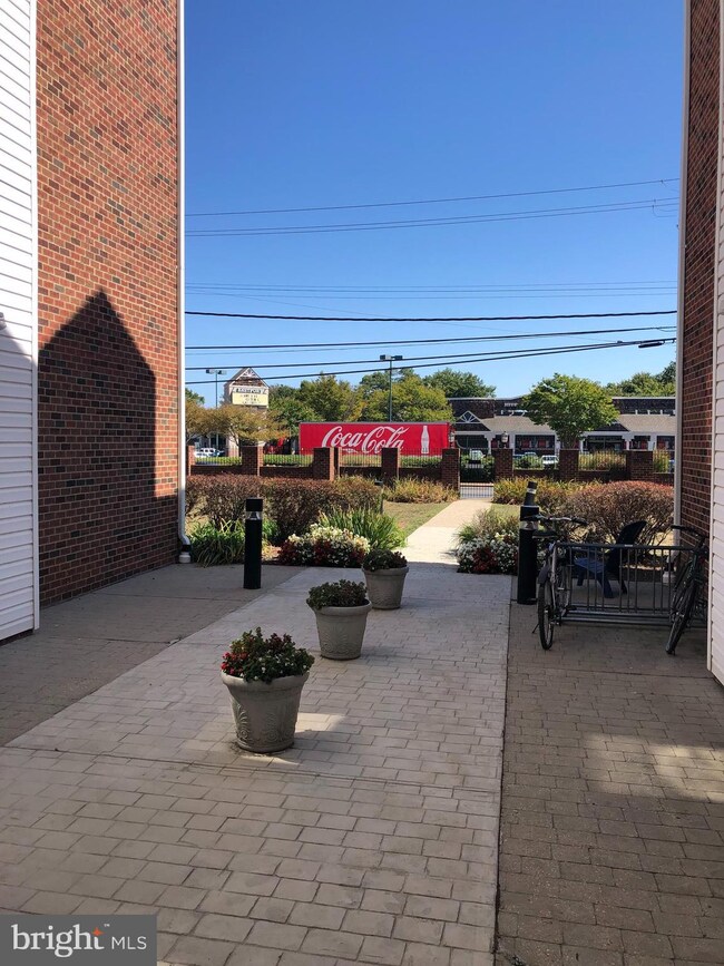 936 Bay Ridge Ave unit 205, Annapolis, MD 21403 - photo 3
