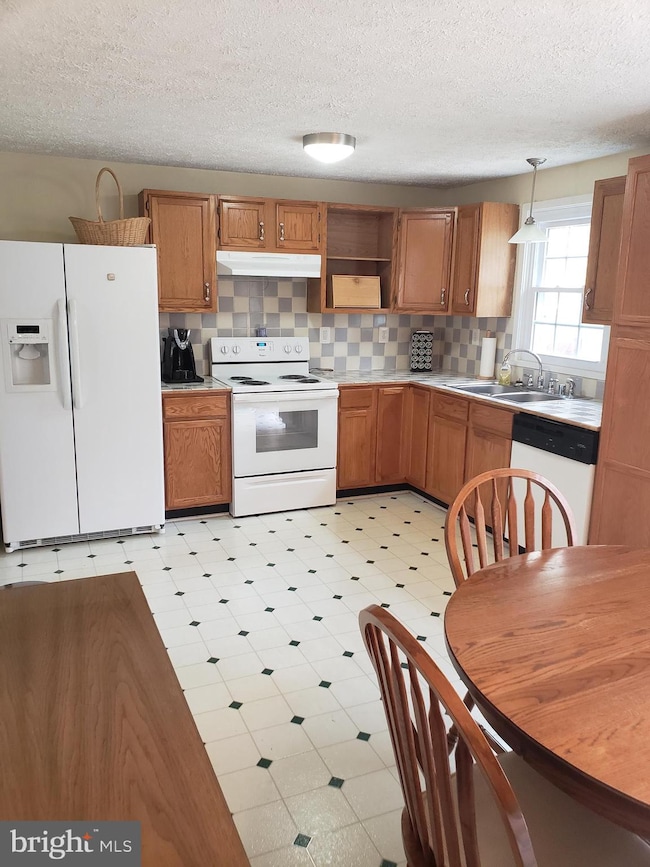 10934 Huntington Woods Cir, Fredericksburg, VA 22407 - photo 4