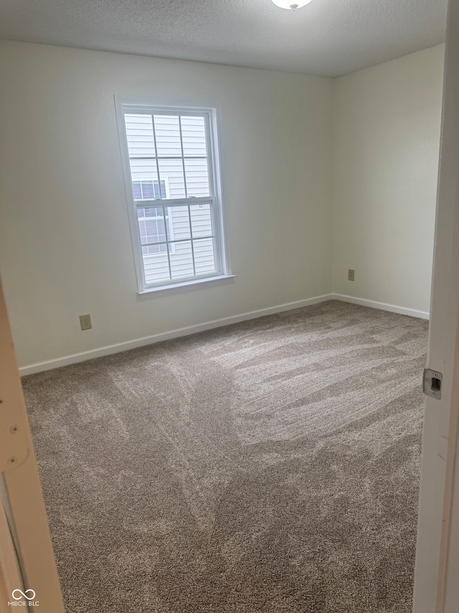 847 Sylvan St, Whiteland, IN 46184 - photo 2