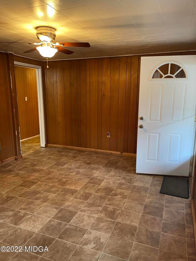 902 Ell Ct, Macon, GA 31206 - photo 2