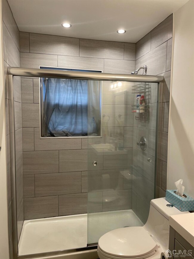 3 N Evergreen Rd, Edison, NJ 08837 - photo 7