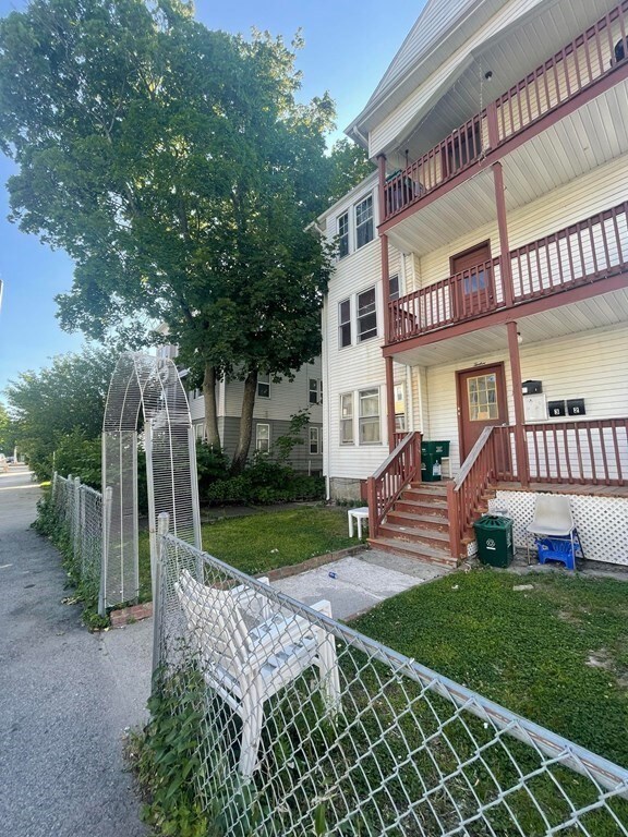 12 Fairbanks St, Worcester, MA 01610 - photo 5