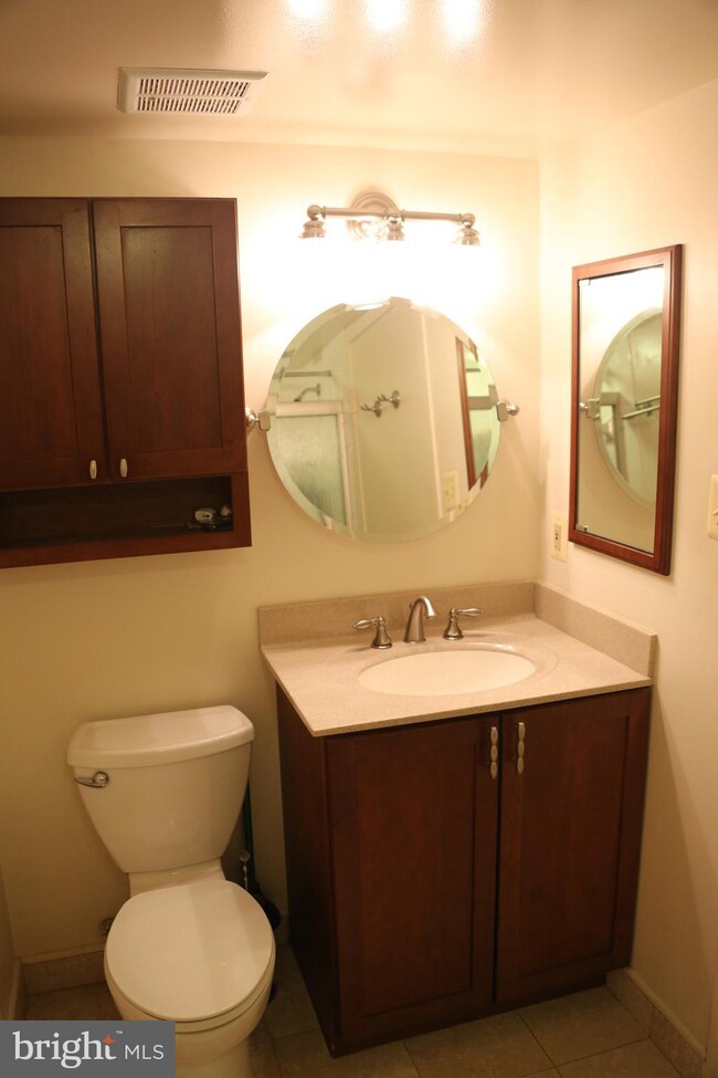 11323 Commonwealth Dr unit 2, Rockville, MD 20852 - photo 6