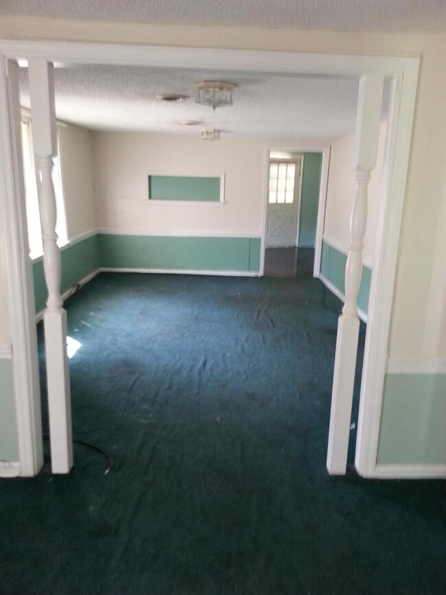 dining to kitchen koester.png 1