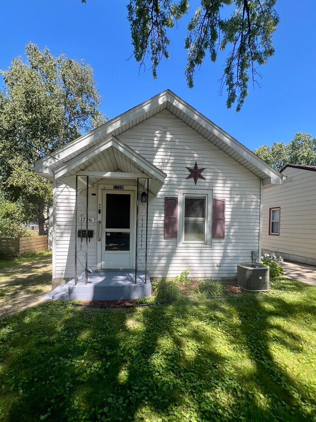 1726 Sheridan St, Madison, WI 53704 - photo 3