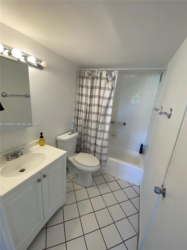 Stratford House Condominiums unit 207, North Miami Beach, FL 33160 - photo 3