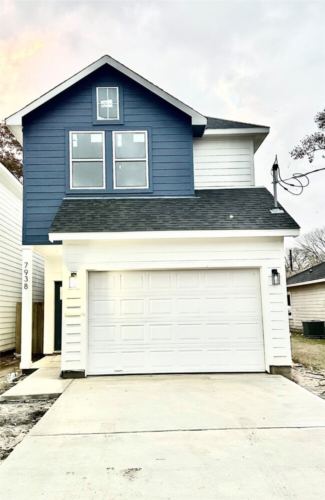 7938 Dyer St, Houston, TX 77088 - photo 5