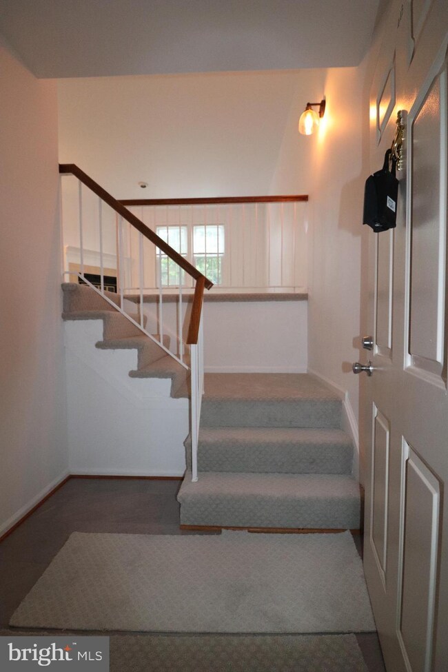 12944B Grays Pointe Rd, Fairfax, VA 22033 - photo 6