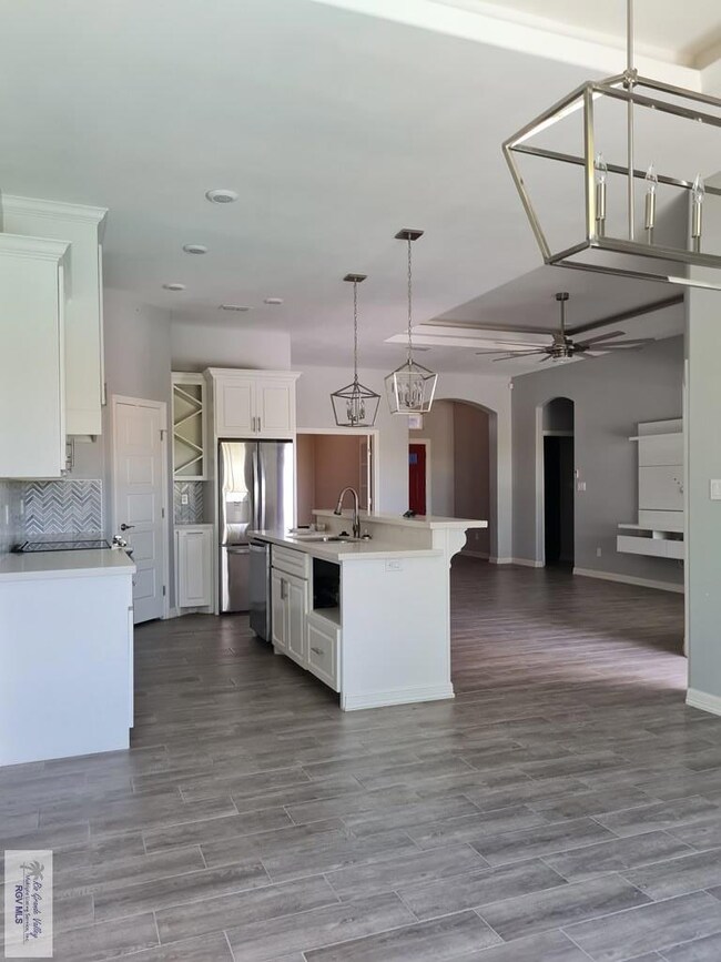 3407 Lago Delton, Edinburg, TX 78542 - photo 6