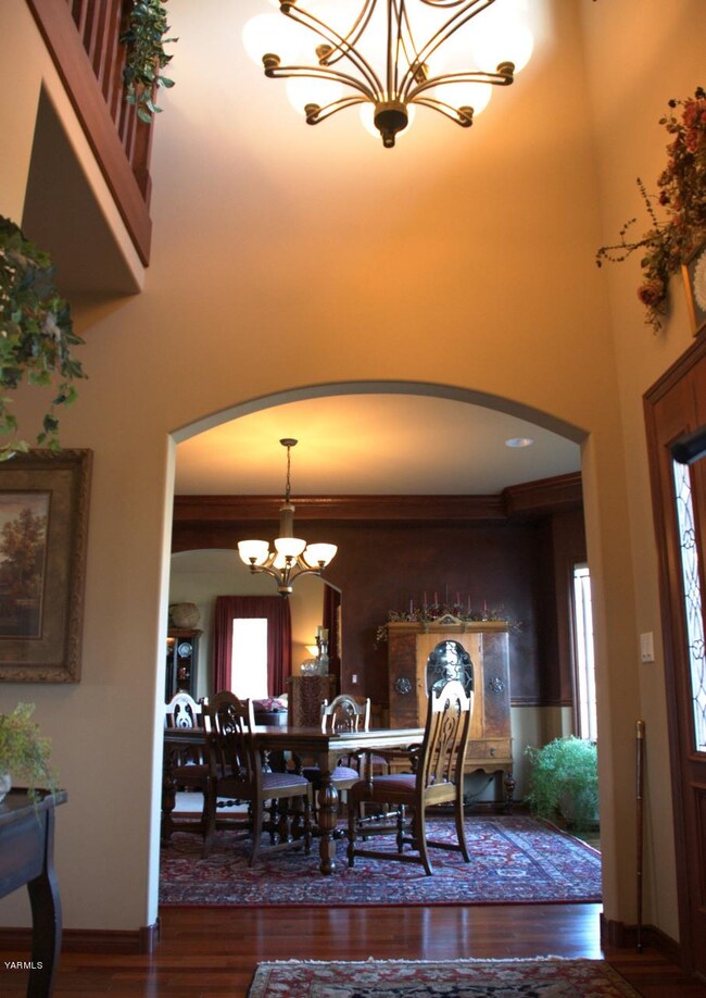 Entry to Dining Room