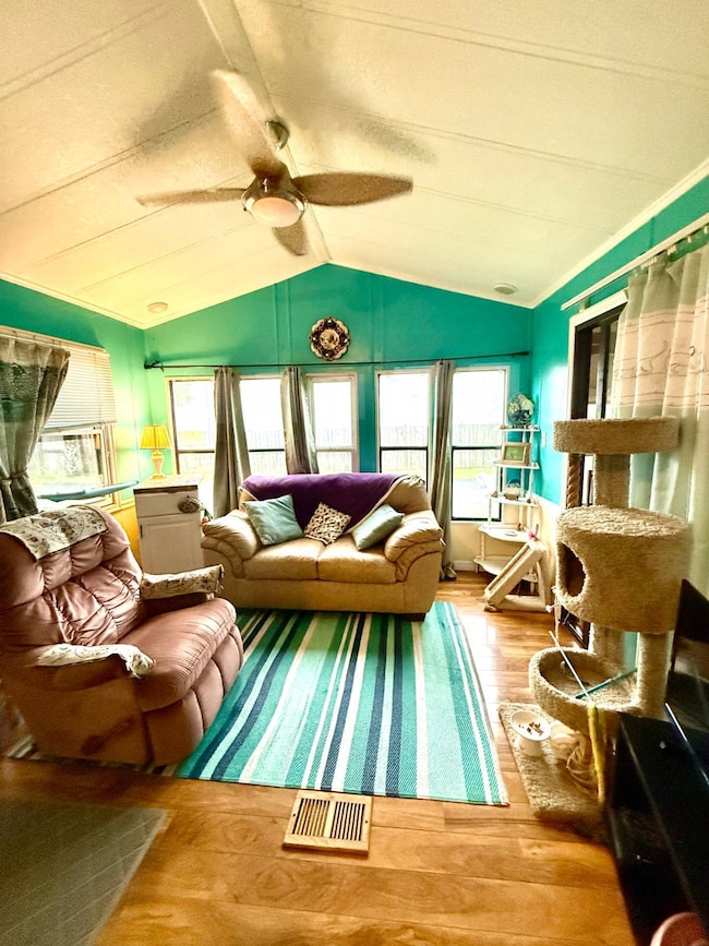 5757 66th St N unit 36, Saint Petersburg, FL 33709 - photo 3