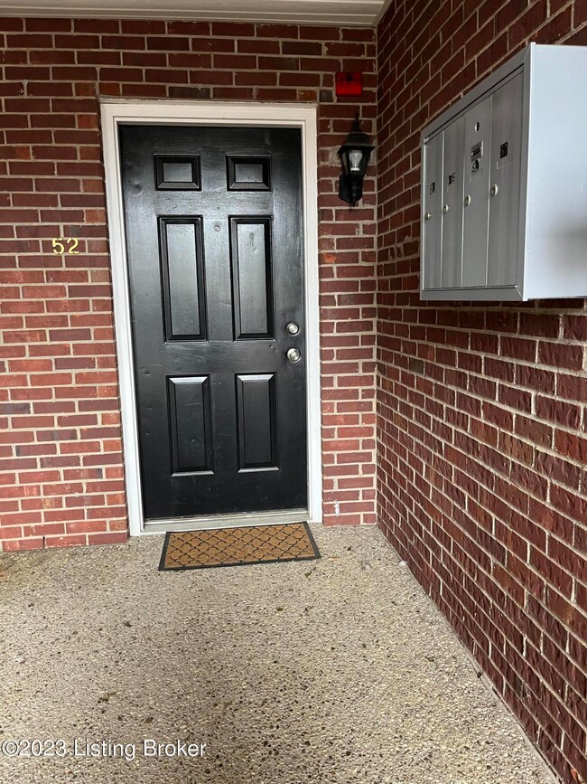 165 Central Blvd unit 52, Mount Washington, KY 40047 - photo 2
