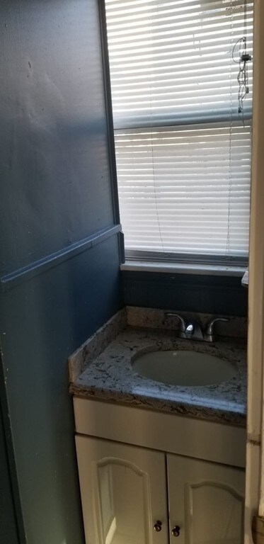 10 Friend St unit Rear, Lynn, MA 01902 - photo 4