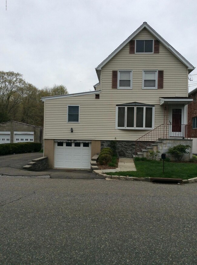 36 Moshier St unit 2, Greenwich, CT 06831 - photo 2