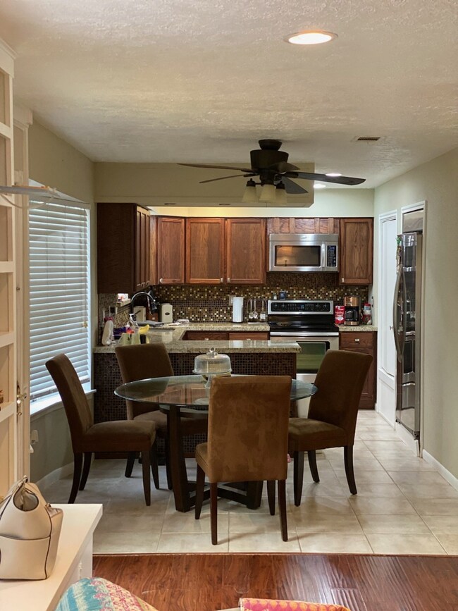 16411 Forest Bend Ave, Friendswood, TX 77546 - photo 6