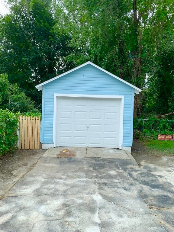 8 Salem St, Lawrence, MA 01843 - photo 4