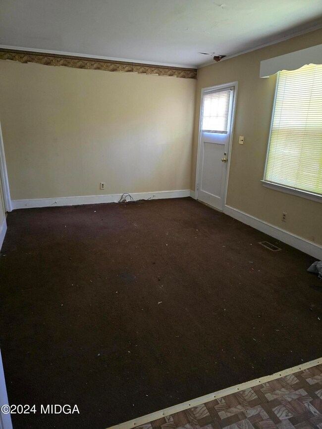 1038 Sylvian Dr, Macon, GA 31206 - photo 5