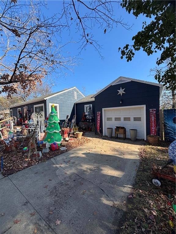 405 N 18th St, Parsons, KS 67357 - photo 2