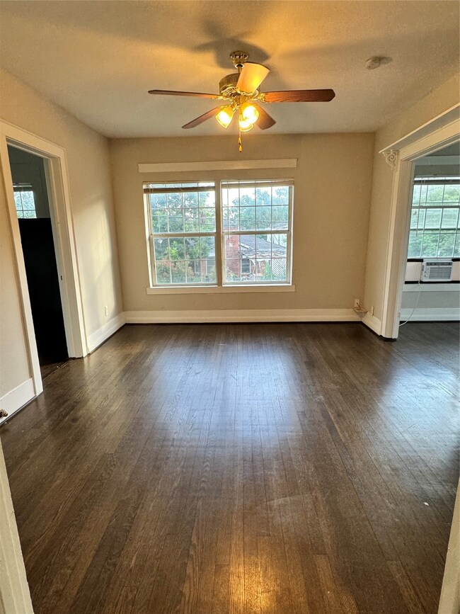 903 Oakhurst St unit 1, Houston, TX 77023 - photo 4