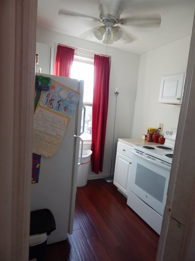 537 Howe St, Manchester, NH 03103 - photo 6