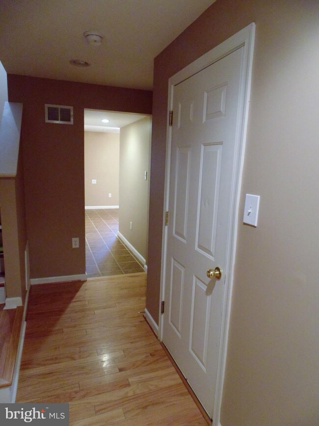 321 Scarboro Dr, Bunker Hill, WV 25413 - photo 3