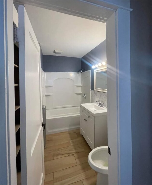 47 Draper St unit 2, Springfield, MA 01108 - photo 2