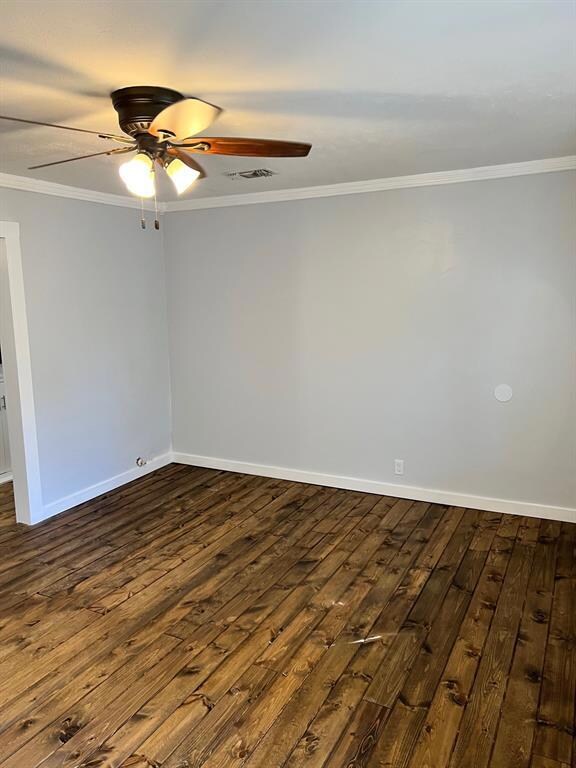 1104 Locust St, Gainesville, TX 76240 - photo 3