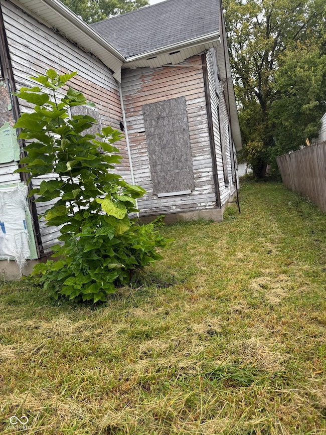 2328 Fletcher St, Anderson, IN 46016 - photo 4