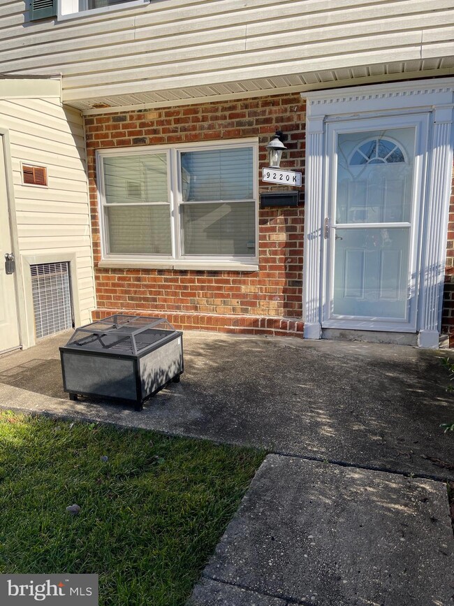 9220 Bridle Path Ln unit K, Laurel, MD 20723 - photo 3