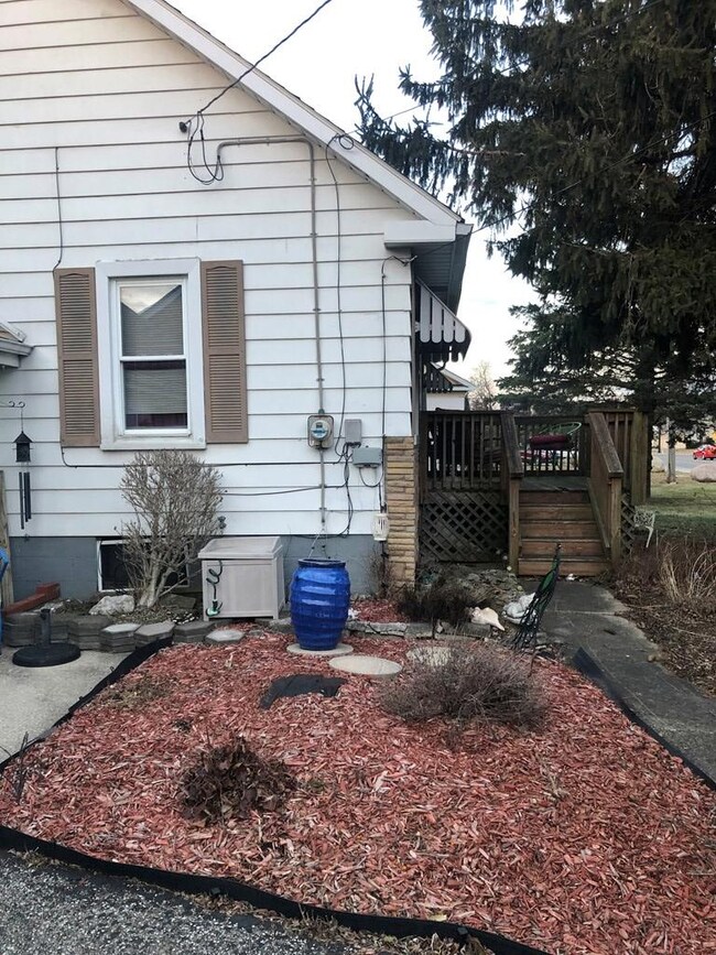 1611 Marion Rd, Bucyrus, OH 44820 - photo 5