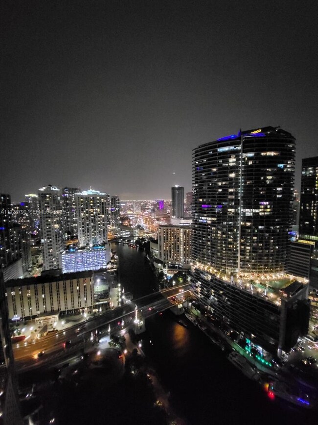 Icon Brickell Tower 1 unit 3804, Miami, FL 33131 - photo 3