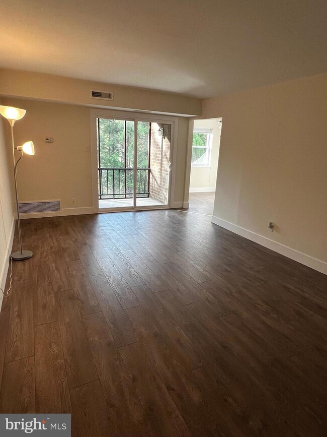 203 C Hampton Crossing, Southampton, PA 18966 - photo 5