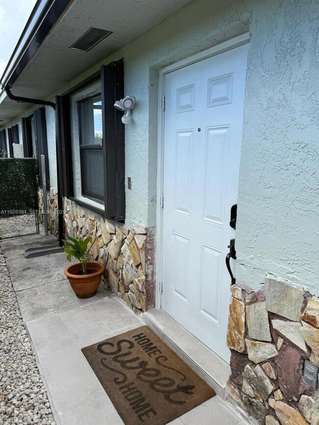 208 NW 7th St unit 1-2, Hallandale Beach, FL 33009 - photo 3