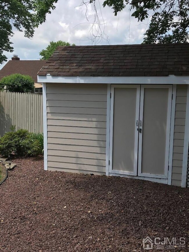 200 Cypress Dr, Colonia, NJ 07067 - photo 4