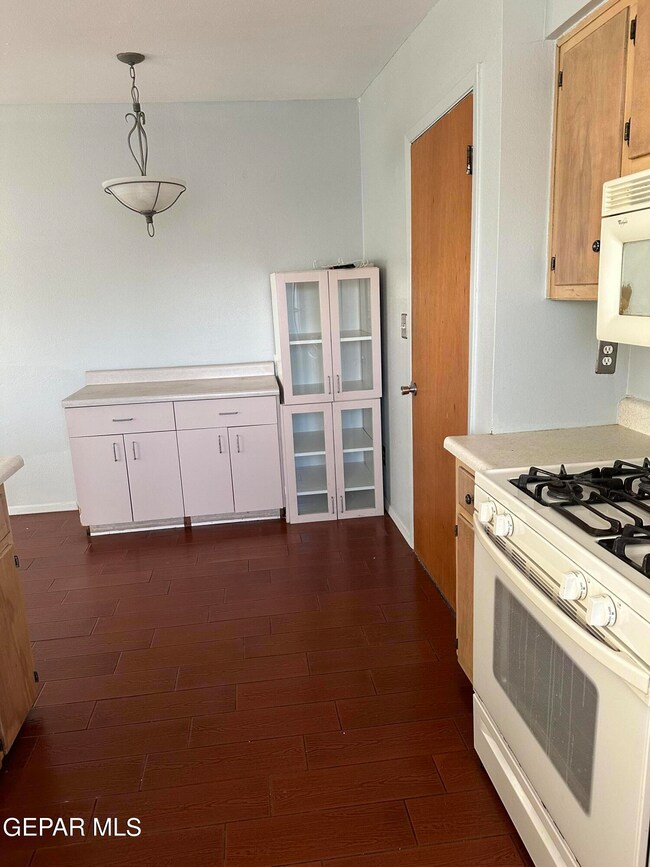 2105 Diciembre Dr, El Paso, TX 79935 - photo 7
