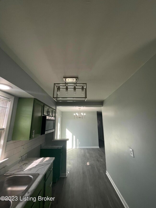 BCE8AB37-8641-4D03-9EF1-1986F00C88EE