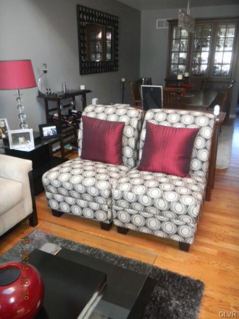 5571 Stonecroft Ln, Allentown, PA 18106 - photo 2