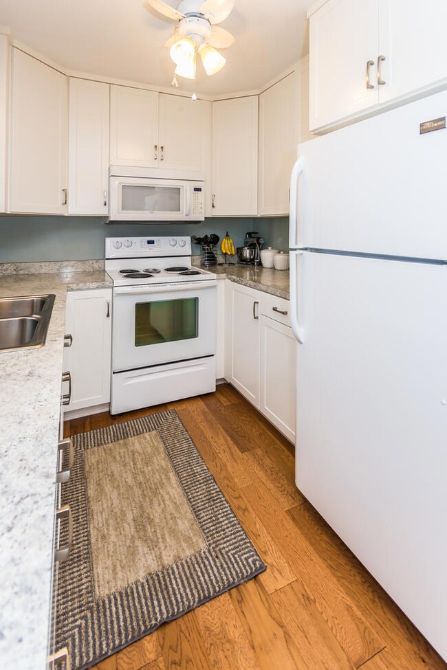 1520 Widman Ln Crookston MN-large-005-8-
