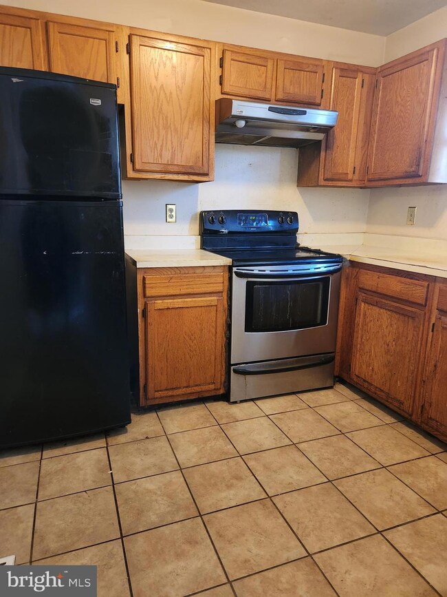 1325 Upcot Ct, Capitol Heights, MD 20743 - photo 7